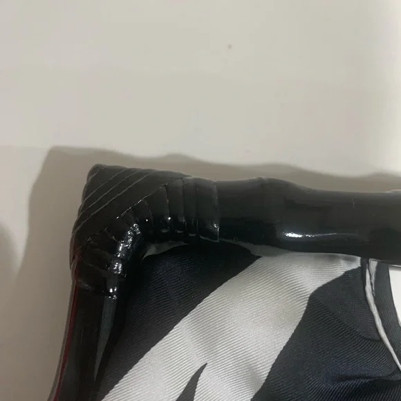 Banana Republic Black and White Purse - Picture 6 of 8